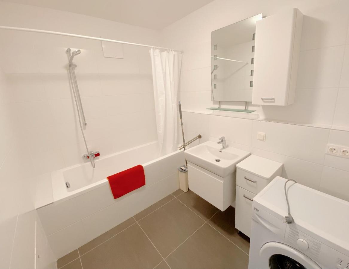 U1 Alte Donau Old Danube City Apartment 2 Vienna Exterior photo